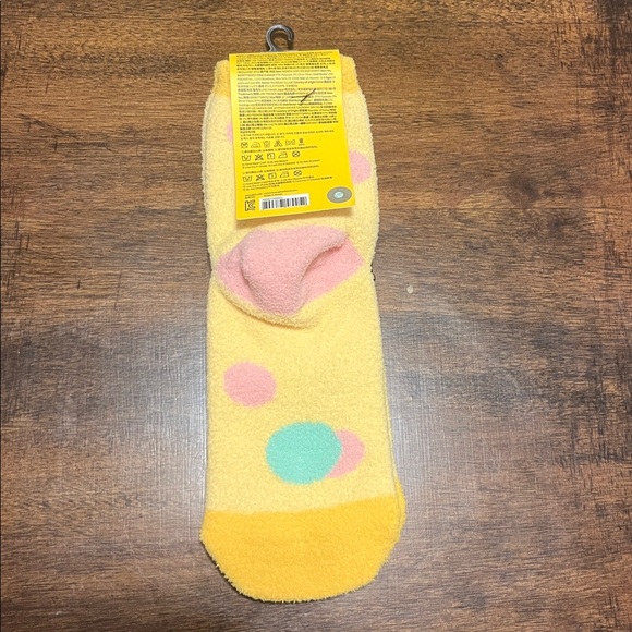 Line Friends BT21 Chimmy (Jimin) Fuzzy Socks - Picture 3 of 5